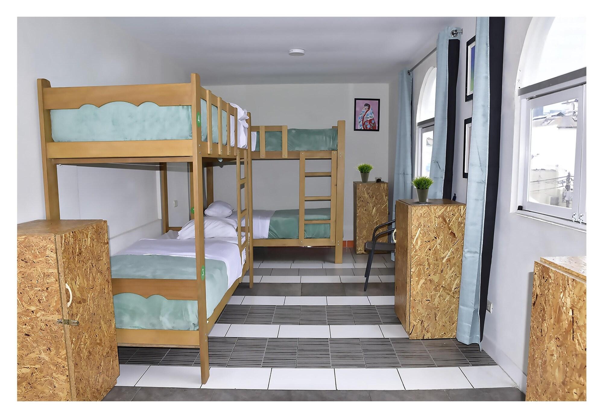 Red Llama Eco Hostel Лима Екстериор снимка