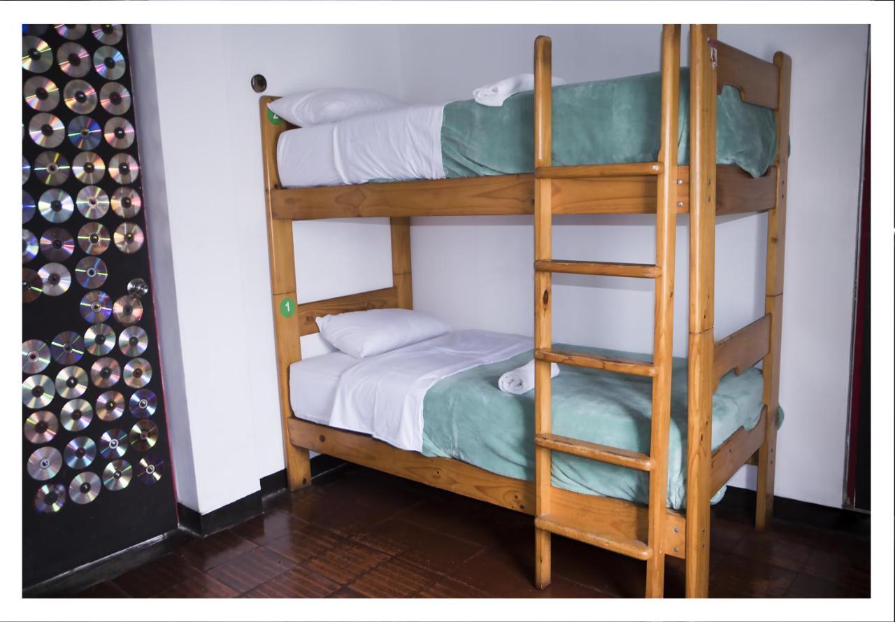 Red Llama Eco Hostel Лима Екстериор снимка